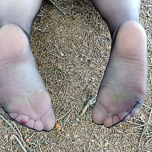 Fotze,Arsch und Titten im Wald in Nylons Galeriebild