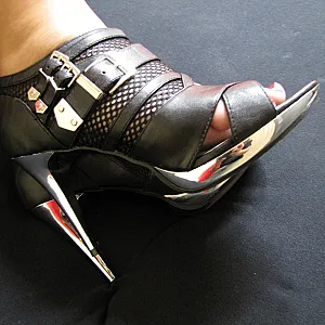 Anna in Heels - Posing Bilder... Galeriebild