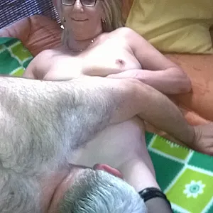 Bea spielt mit Heinz geil Galeriebild