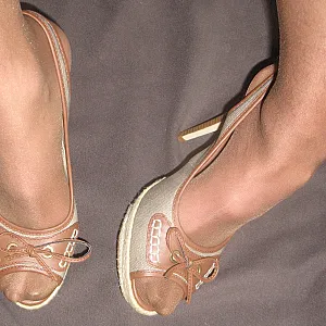 Beige Peeptoe Galeriebild