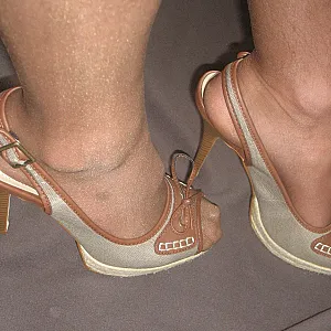 Beige Peeptoe Galeriebild