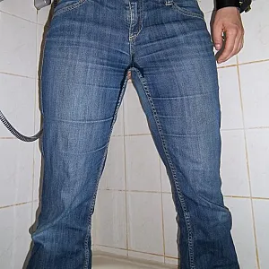 Pee gallery image