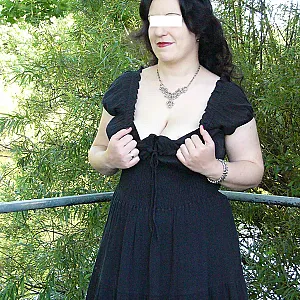 Mrs. Moogies erotical Outdoor - Pics gallery image