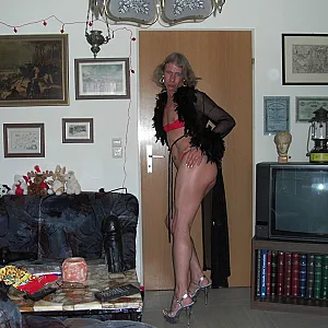 Dessous 2 gallery image