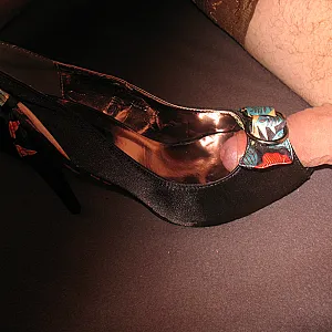 schwarze peeptoes Galeriebild