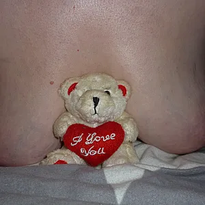 valentine greets gallery image