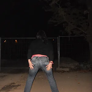 Das erste Bild von Geli aus NRW's Galerie - Geli pißt in ihre Jeans