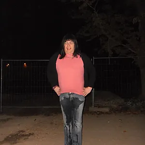 Geli pißt in ihre Jeans Galeriebild