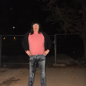 Geli pißt in ihre Jeans Galeriebild
