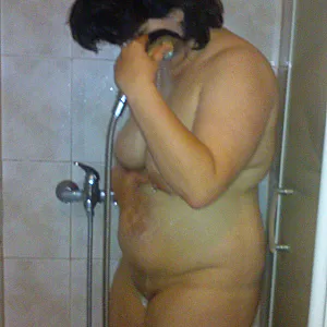 Shower gallery image