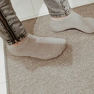 Das erste Bild von demster21's Galerie - Mädchenfüße in Söckchen und Ballerinas