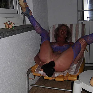 Nachtfick mit Dildo Galeriebild