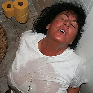 Sam's pee - just great gallery image
