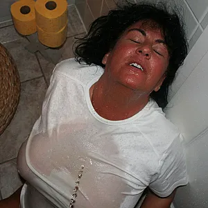 Sam's pee - just great gallery image