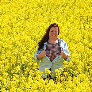 Striptease in the field gallery image