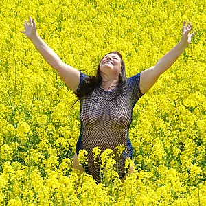 Striptease in the field gallery image