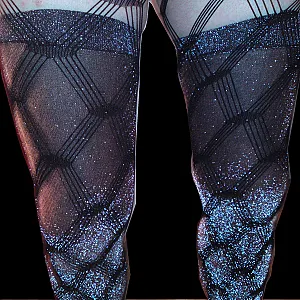 Netzcatsuit mit Strapse Galeriebild