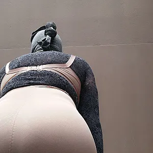 DWT Abschnitt in Spitzen Strumpfhosen, Miederhose und Stütz-BH Galeriebild