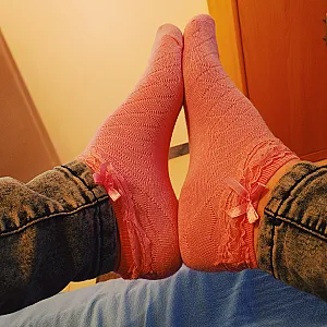 Mädchenschwanz mit Sneakersocken Galeriebild