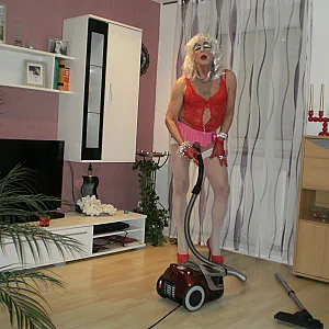 SEXGEILE ANDREA TESTET STAUBSAUGER Galeriebild