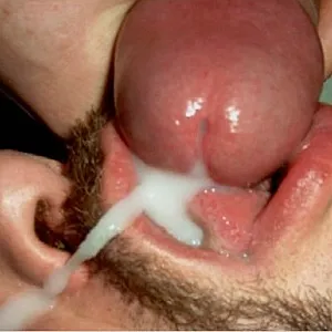 Sperma Vorsaft Achsel und Fuß geil Galeriebild