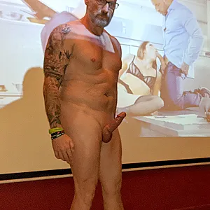 voyeur gallery image