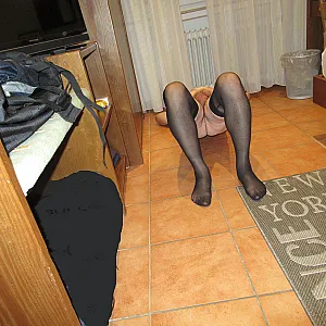 nackt in Nylons Galeriebild