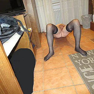 nackt in Nylons Galeriebild