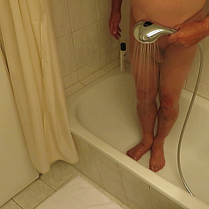 Das erste Bild von pekki0965's Galerie - vidcap in die Badewanne gezwungen 02