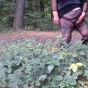 First Image Of HerrinBeate's Video - peeing in the woods