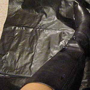 First Image Of Nylonaddict's Video - XL Cum auf Nylons & Stiefel