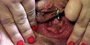 Titten massiert und  meine behaarte Fotze masturbiert First Thumb Image