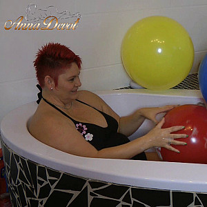 First Image Of annadevot's Video - did myself with balloons in the bathtub