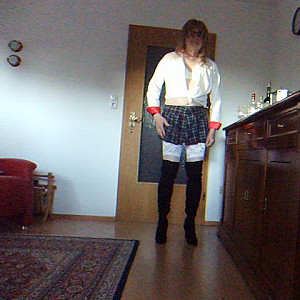 First Image Of wernerbrsel8's Video - Anne mit neuen Overknee-Stiefeln