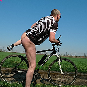 Sexy Fahrradtour 2019 ** Nudist ** Galeriebild