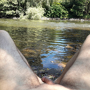 Slip und FKK am Fluss Galeriebild