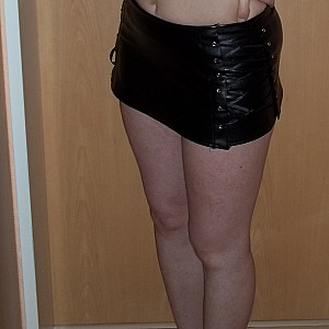 First image of lackfee85's Gallery - Leather skirt and more