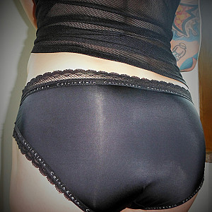 Das erste Bild von Dude b's Galerie - ein paar Pantycloseups von mir