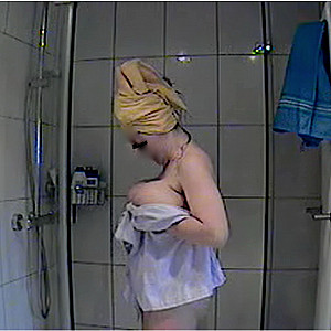 Sandra beim Duschen! Galerie