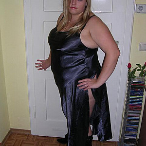 2009_10_22 Kleid schwarz Domina Galeriebild