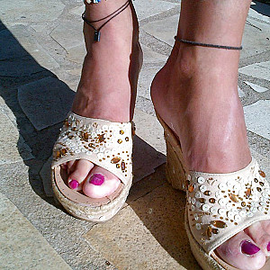 Lady V 's summer shoes Galeriebild