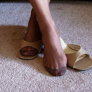 Taupe Pantyhoe Feet Galerie