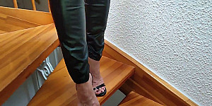 Pgirl mit Korsage und Heels First Thumb Image