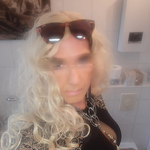 Blonde Locken Galeriebild