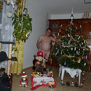 Nackt unter Weihnachtsbaum ist 55Paul55 Galerie