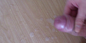 Wichsen und abspritzen 04 First Thumb Bild