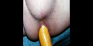 Rasierte Arschmuschi mit dem Dildo gefickt First Thumb Image