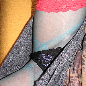 in Nylons 9 Galeriebild