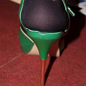 Green Heels und mein geiler Po im Mini Galeriebild