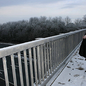 Das erste Bild von oldgirl60's Galerie - flashing my tits on a motorway bridge in england